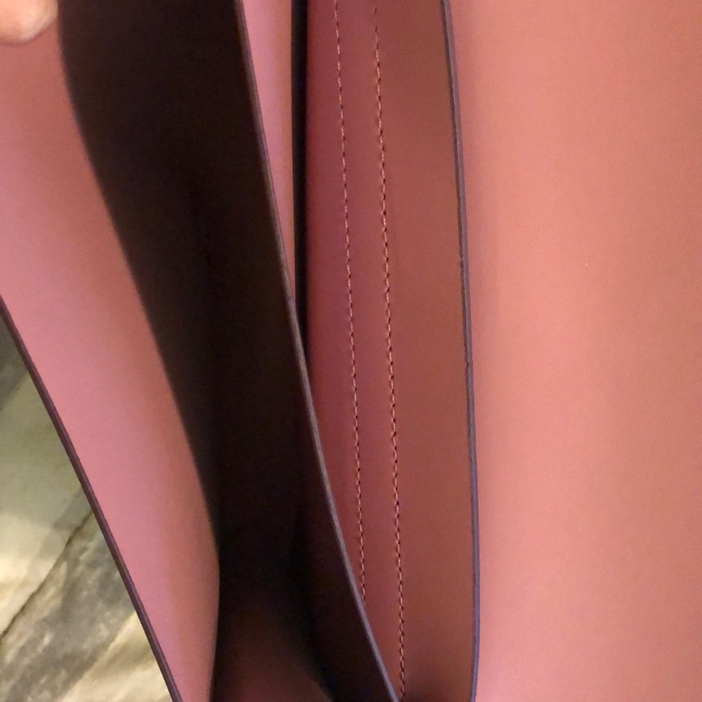 Purse!! red wine color 🙌🏽 - Picture 3 of 3